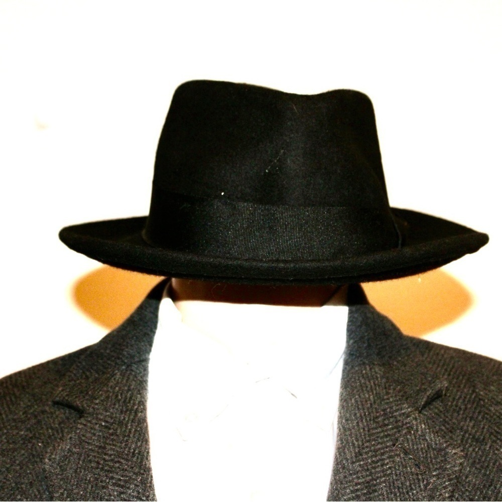 Classic Black Men's hat.(​​​​​​​​​​​​​​​